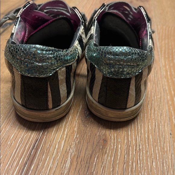 ❄️P448 Black and Pink Sneakers - Picture 3 of 6